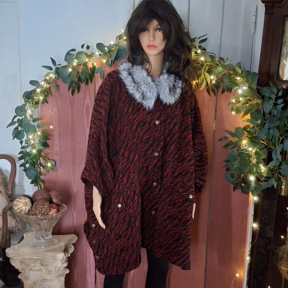 PLENTY by Theresa Reese Poncho Red and Black Faux Fur Collar L/XL